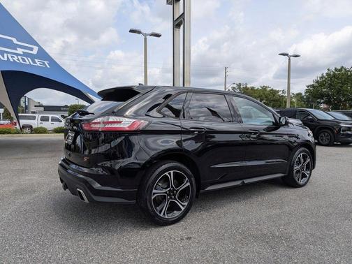 Black Metallic 2022 Ford Edge ST