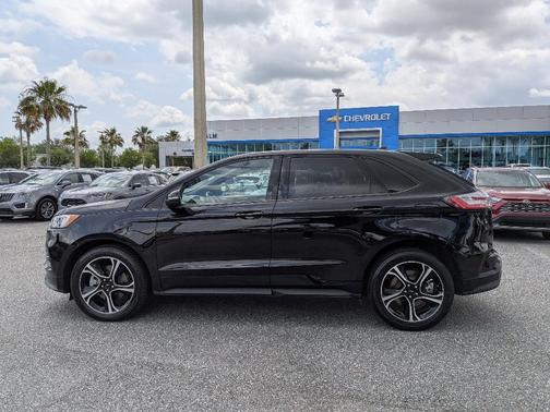 Black Metallic 2022 Ford Edge ST