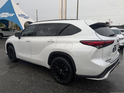 2023 Toyota Highlander XSE