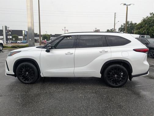2023 Toyota Highlander XSE