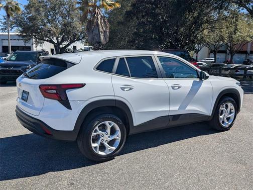 2025 Chevrolet Trax LS
