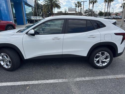 2025 Chevrolet Trax LS