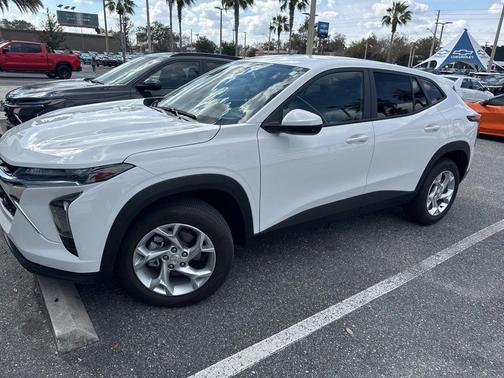 2025 Chevrolet Trax LS