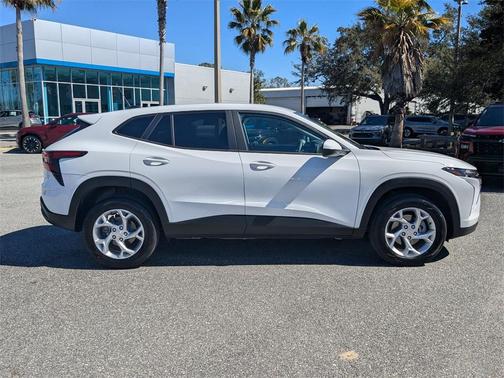 2025 Chevrolet Trax LS