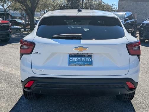 2025 Chevrolet Trax LS