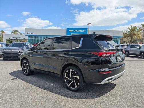 2022 Mitsubishi Outlander SE