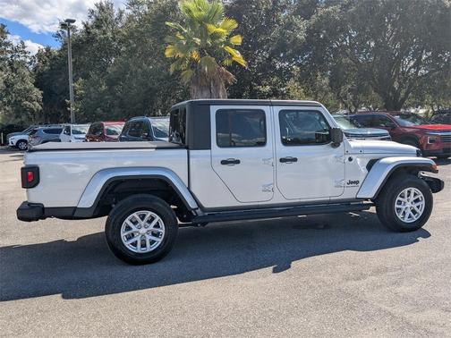 2023 Jeep Gladiator Sport