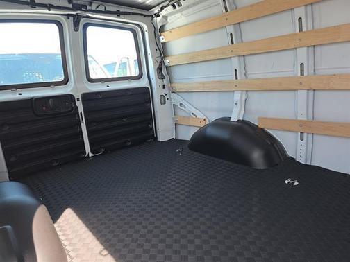 Summit White 2025 Chevrolet Express 2500 Work Van