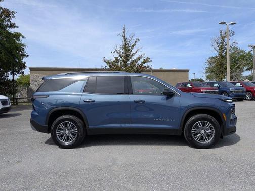 Blue 2026 Chevrolet Traverse LT