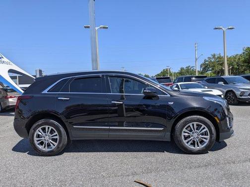 Black Metallic 2022 Cadillac XT5 Premium Luxury