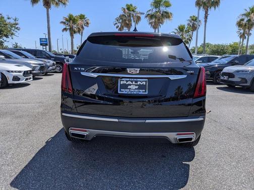 Black Metallic 2022 Cadillac XT5 Premium Luxury