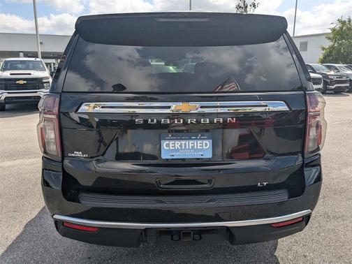 2023 Chevrolet Suburban LT