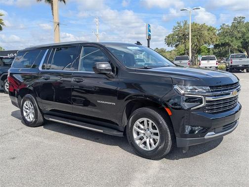 2023 Chevrolet Suburban LT