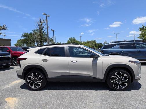 Tan 2026 Chevrolet Trax 2RS
