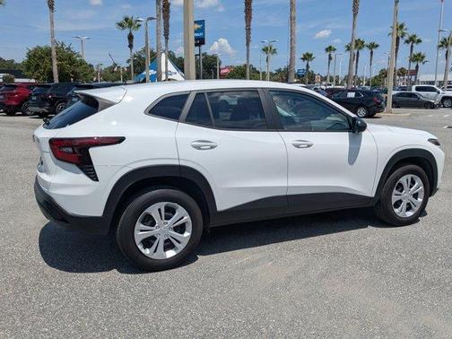 2025 Chevrolet Trax LS
