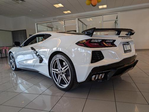 2026 Chevrolet Corvette Stingray w/2LT