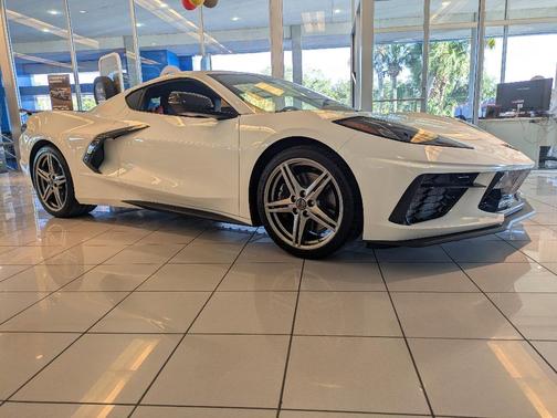 2026 Chevrolet Corvette Stingray w/2LT