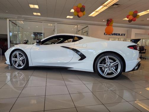 2026 Chevrolet Corvette Stingray w/2LT