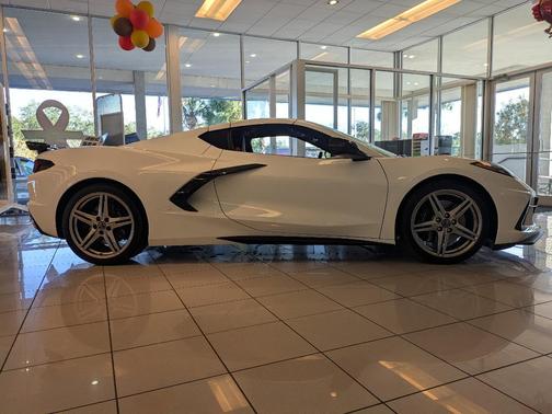 2026 Chevrolet Corvette Stingray w/2LT