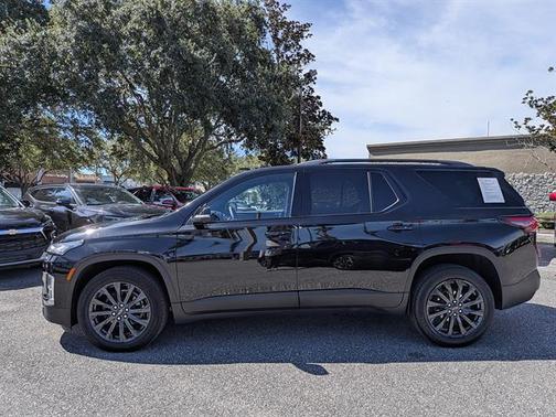Mosaic Black Metallic 2023 Chevrolet Traverse RS