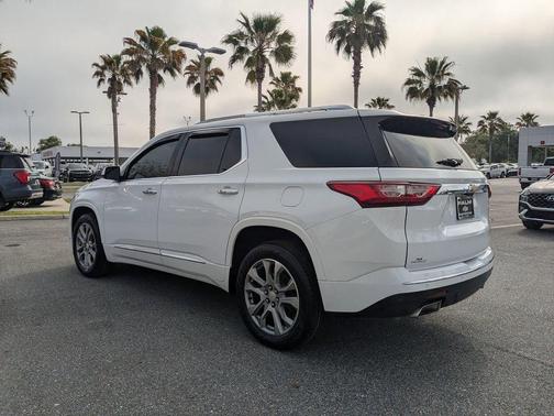 Summit White 2018 Chevrolet Traverse Premier