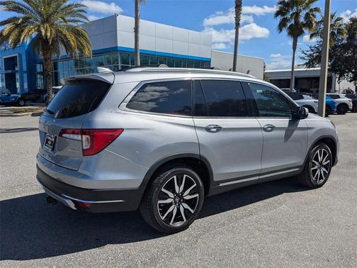 2022 Honda Pilot Touring 7-Passenger