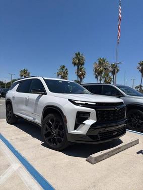 Pearl 2024 Chevrolet Traverse RS