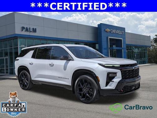 Iridescent Pearl Tricoat 2024 Chevrolet Traverse RS