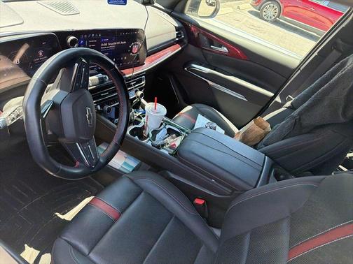 Pearl 2024 Chevrolet Traverse RS