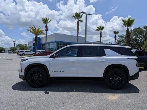 Pearl 2024 Chevrolet Traverse RS