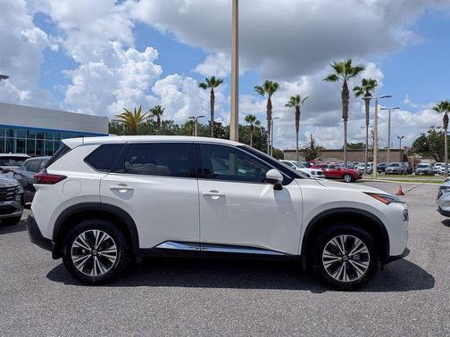 White 2021 Nissan Rogue SV