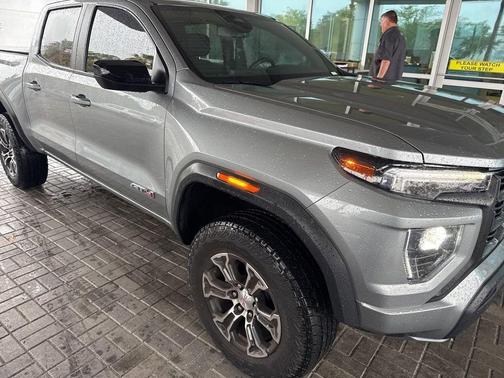Sterling 2023 GMC Canyon AT4