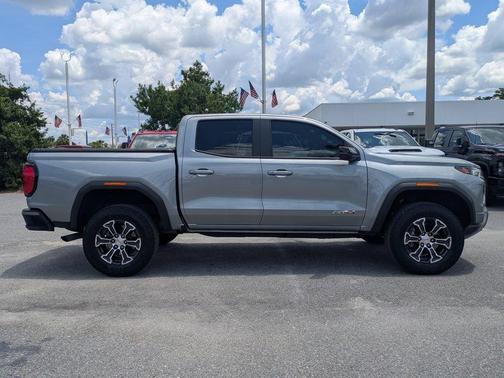 Sterling 2023 GMC Canyon AT4