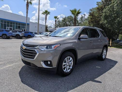 Pepperdust Metallic 2018 Chevrolet Traverse LT Cloth