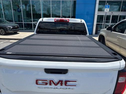 2024 GMC Canyon Elevation