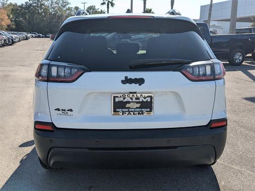 2023 Jeep Cherokee Altitude Lux