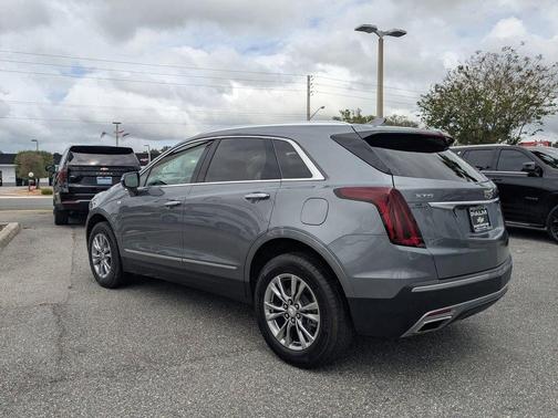 Steel Metallic 2021 Cadillac XT5 Premium Luxury