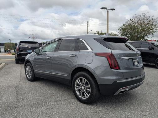 Steel Metallic 2021 Cadillac XT5 Premium Luxury