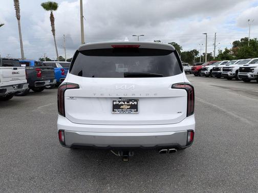 Glacial White Pearl 2023 Kia Telluride SX