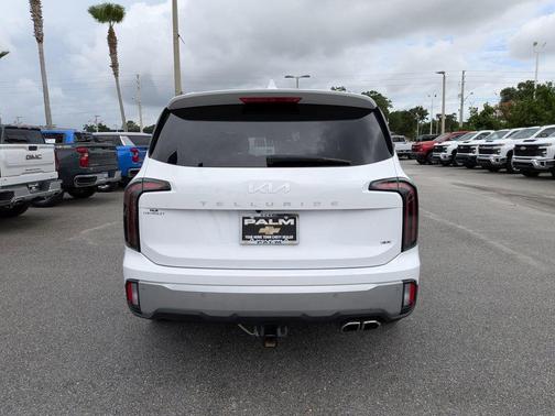 Glacial White Pearl 2023 Kia Telluride SX