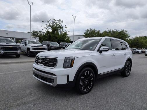 Glacial White Pearl 2023 Kia Telluride SX