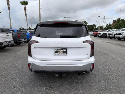 Glacial White Pearl 2023 Kia Telluride SX