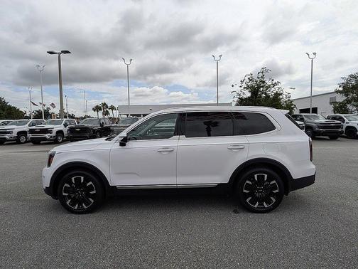 Glacial White Pearl 2023 Kia Telluride SX