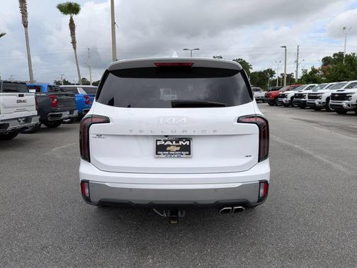Glacial White Pearl 2023 Kia Telluride SX