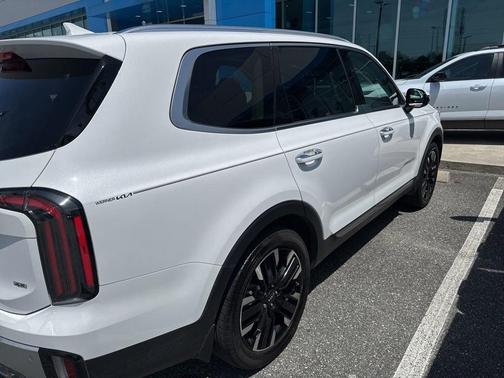 Glacial White Pearl 2023 Kia Telluride SX