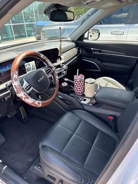 Glacial White Pearl 2023 Kia Telluride SX