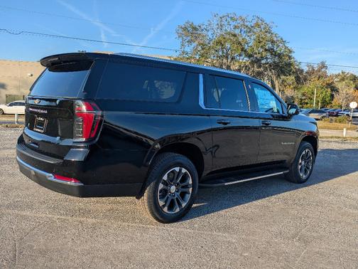 2026 Chevrolet Suburban LS