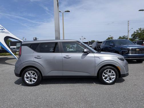 Steel Gray 2023 Kia Soul LX