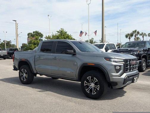 Sterling 2025 GMC Canyon AT4