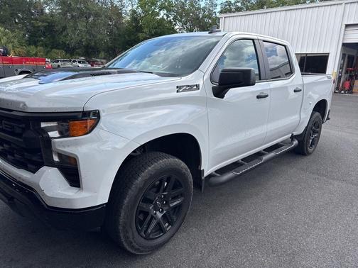 Summit White 2025 Chevrolet Silverado 1500 Custom Trail Boss